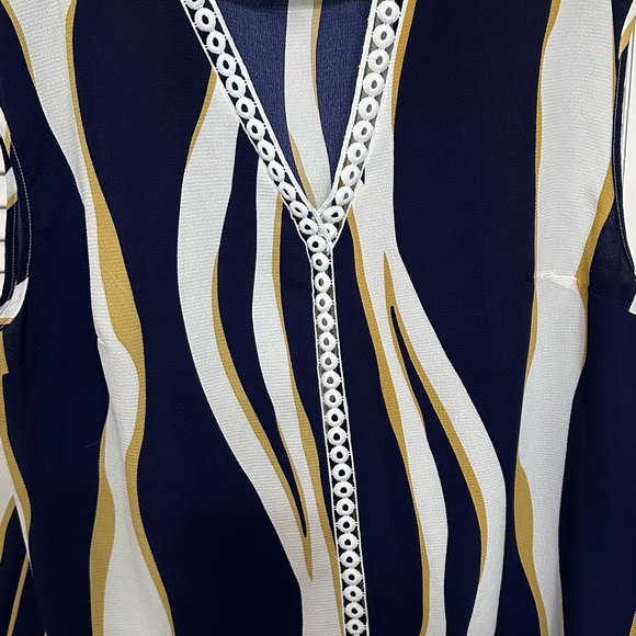 Shein Blouse, 4x - Picture 2 of 2